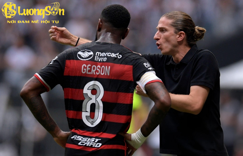 Filipe Luis ghi dấu ấn lớn trong mắt các chuyên gia hàng đầu Brazil. Ảnh: Getty Filipe Luis ghi dấu ấn lớn trong mắt các chuyên gia hàng đầu Brazil. Ảnh: Getty